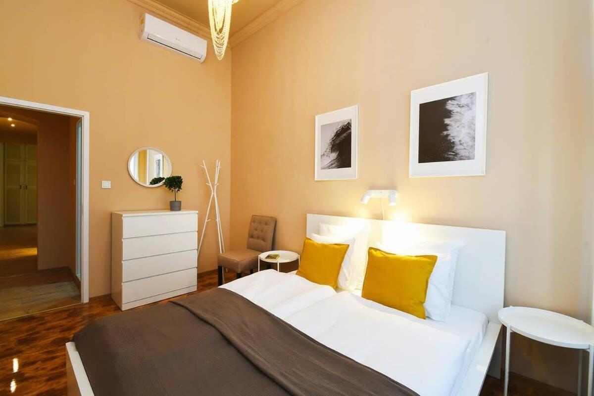 Very Very Spacious New Apartman *